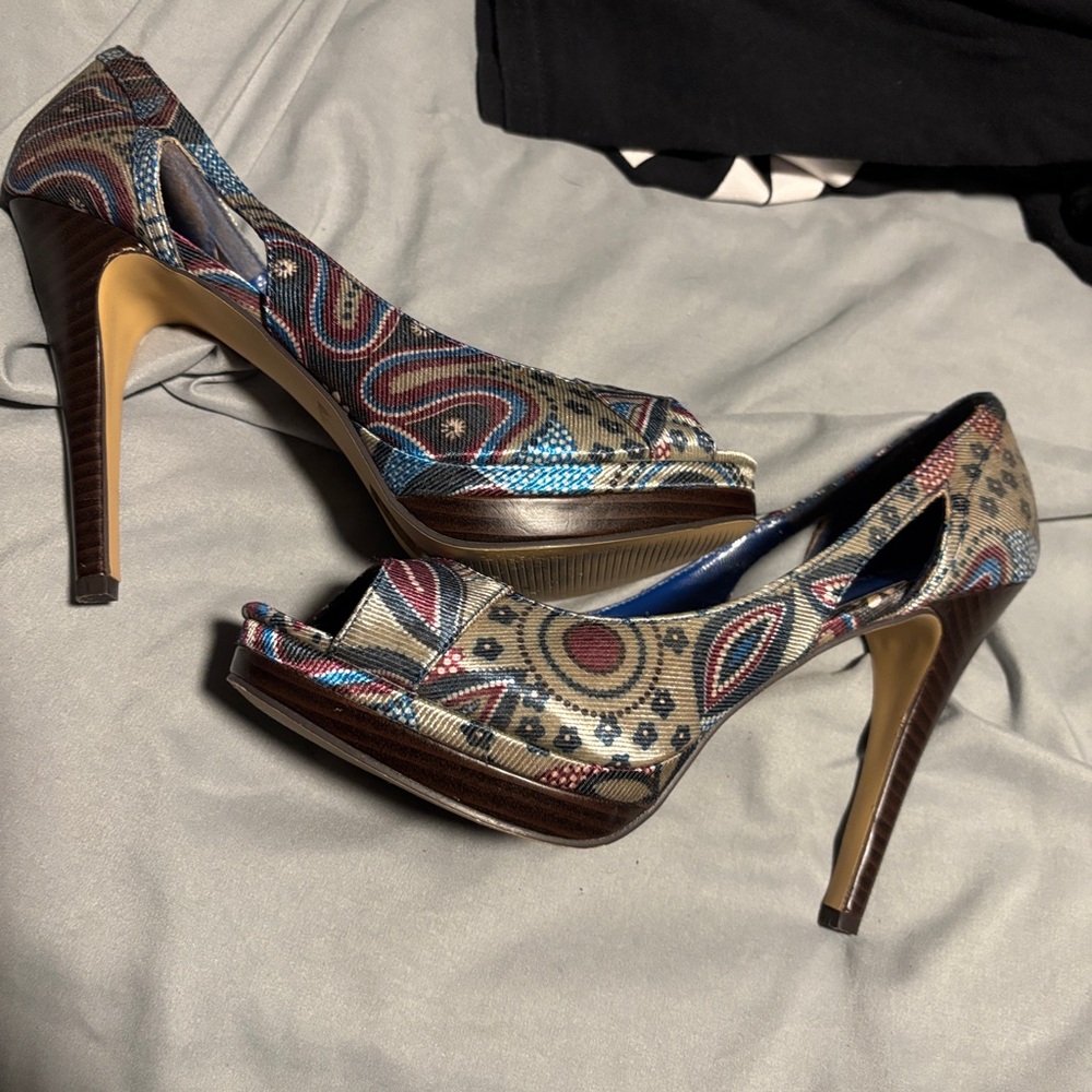 EUC Fergi tall heels